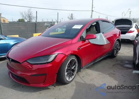 2023 Tesla Model X Dual Motor All-Wheel Drive/Standard Range z USA, uszkodzony, nr VIN 7SAXCBE50PF405571